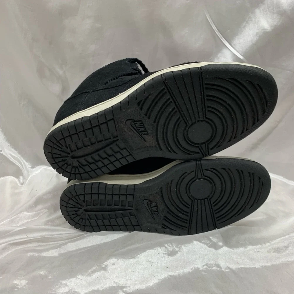 Nike Black and Purple Women's Sneakers - Picture 6 of 6